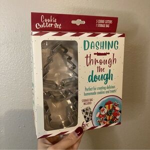 4/$10 - NEW Christmas Cookie Cutter Set